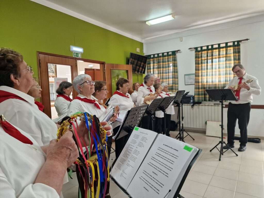 Grupo de Cantares anima Centro de dia da Venda Nova