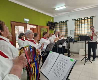 Grupo de Cantares anima Centro de dia da Venda Nova
